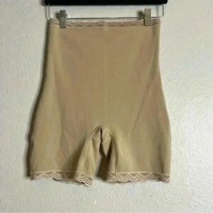 Under Where Shapewear Nude Shorts  Size L Luxury Collection High Rise